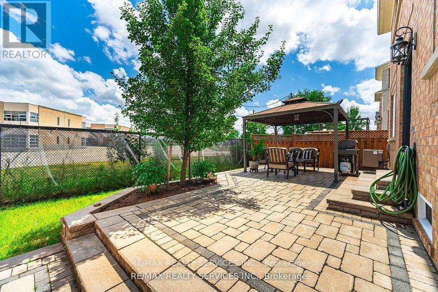 105 Sugarhill Drive, Brampton (Fletcher's Meadow), Ontario  L7A 3X3 - Photo 43 - W12472283