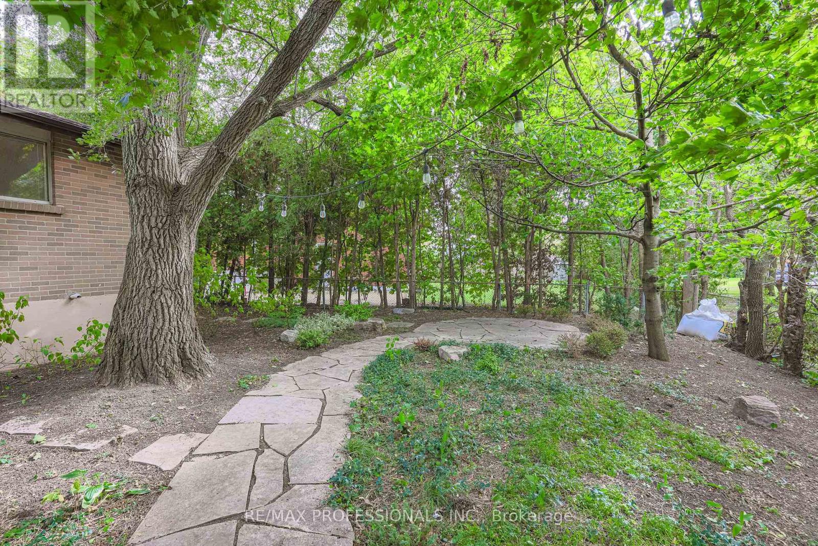 9 Donalbain Crescent, Markham (Royal Orchard), Ontario  L3T 3S3 - Photo 48 - N12472173