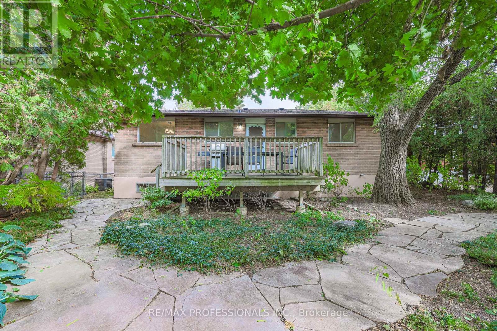 9 Donalbain Crescent, Markham (Royal Orchard), Ontario  L3T 3S3 - Photo 47 - N12472173