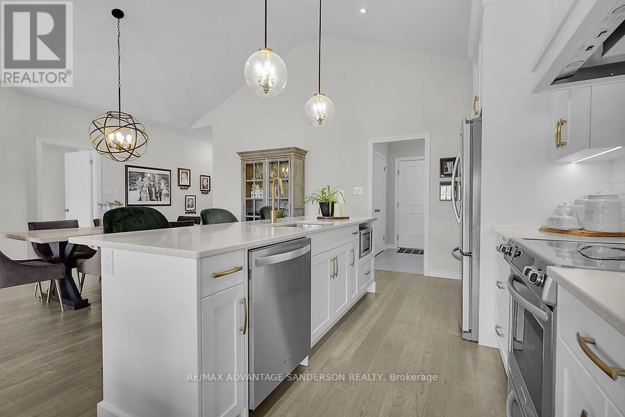 42 Bowman Drive, Middlesex Centre, Ontario  N0M 2A0 - Photo 22 - X12472335