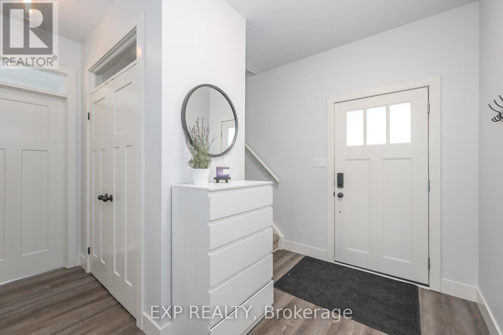 1276 Crumlin Side Road, London East (East J), Ontario  N5V 1R8 - Photo 11 - X12472350