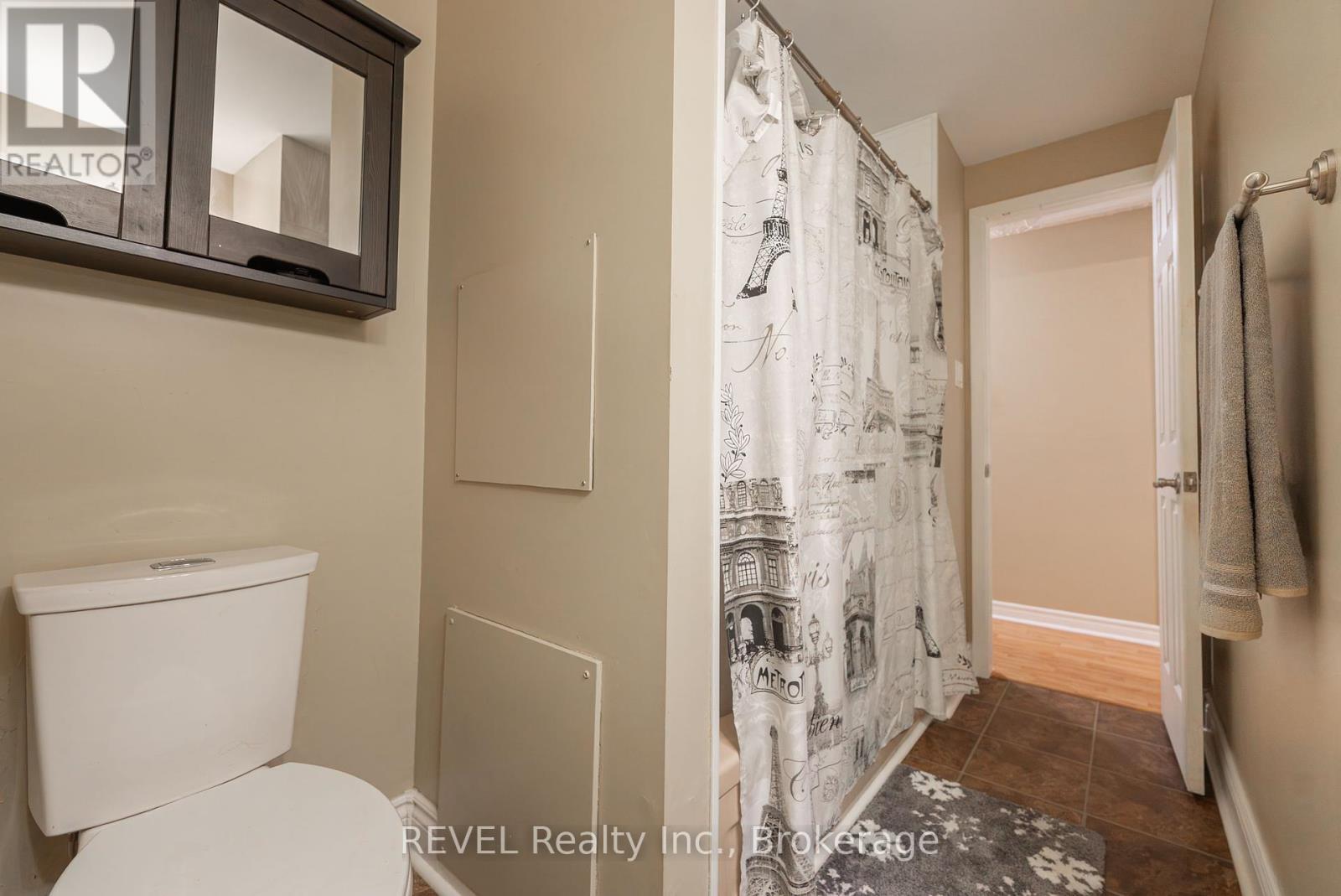 113 - 185 Denistoun Street, Welland, Ontario  L3C 6J6 - Photo 14 - X12451247