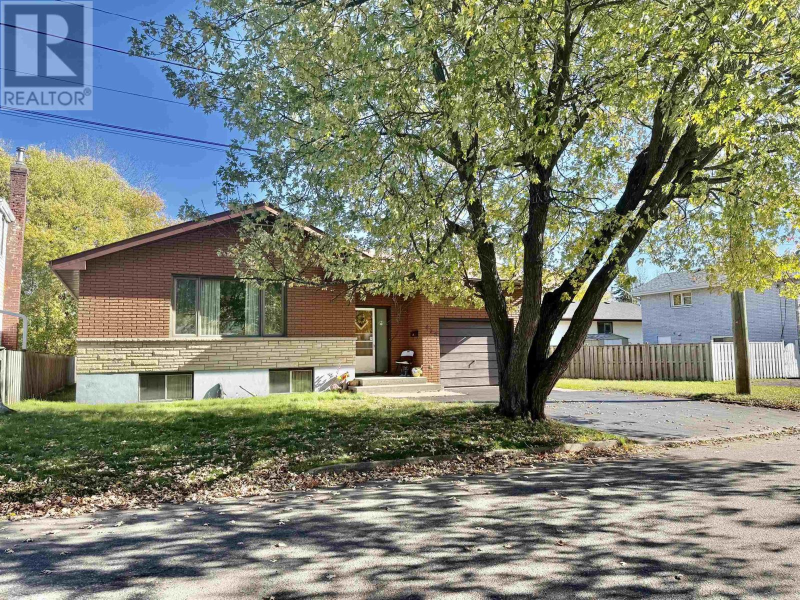 435 Frankwood Ave, Thunder Bay, Ontario  P7B 4R3 - Photo 3 - TB253256