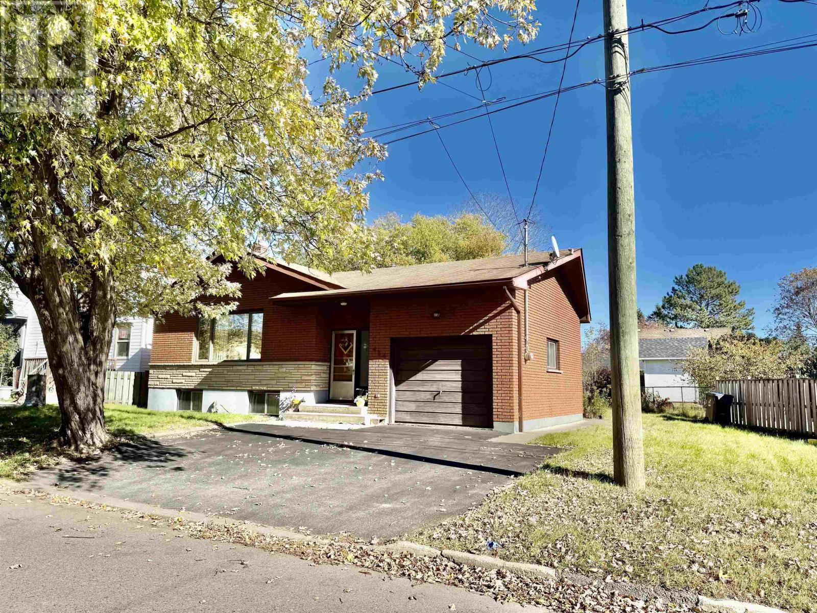 435 Frankwood Ave, Thunder Bay, Ontario  P7B 4R3 - Photo 4 - TB253256