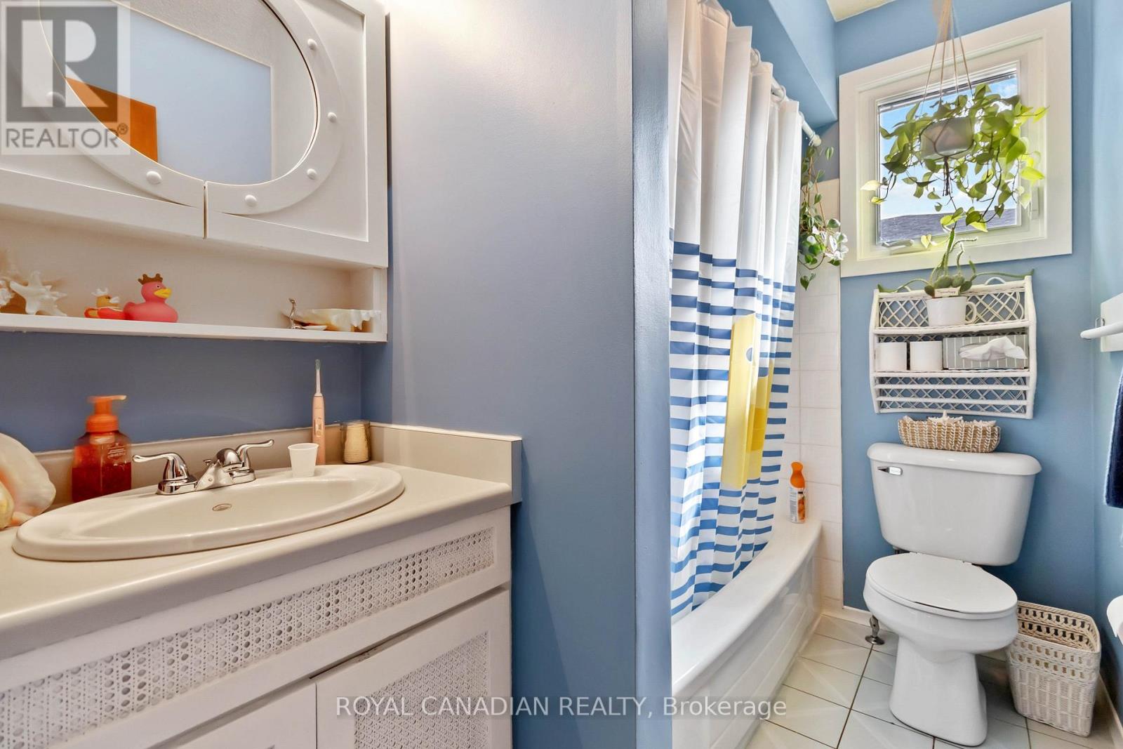 159 Hadati Road, Guelph (Grange Road), Ontario  N1E 6N3 - Photo 19 - X12472224