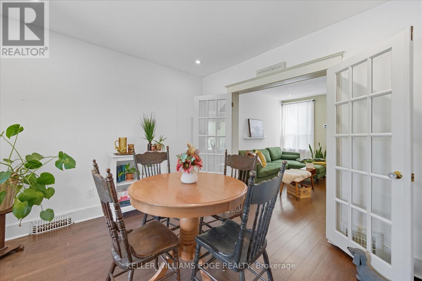 163 Grosvenor Avenue N, Hamilton (Crown Point), Ontario  L8L 7S7 - Photo 3 - X12472246