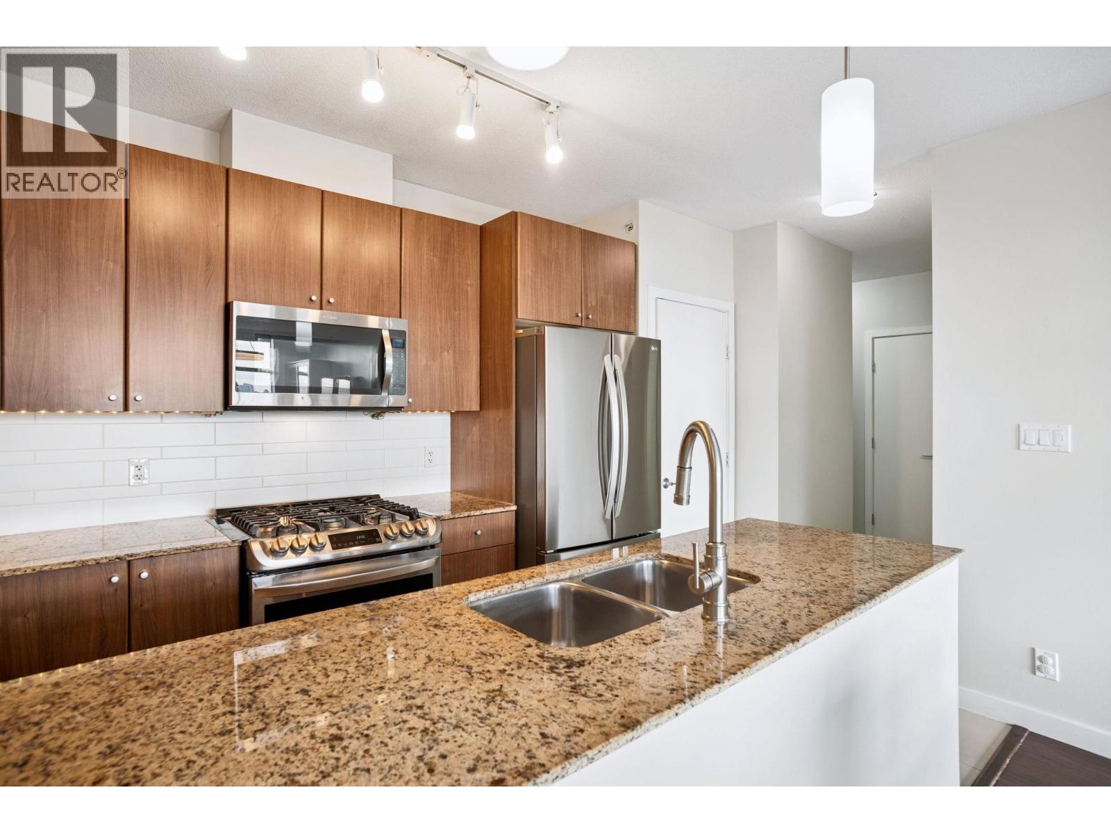 1106 280 Ross Drive, New Westminster, British Columbia  V3L 0C2 - Photo 10 - R3059907