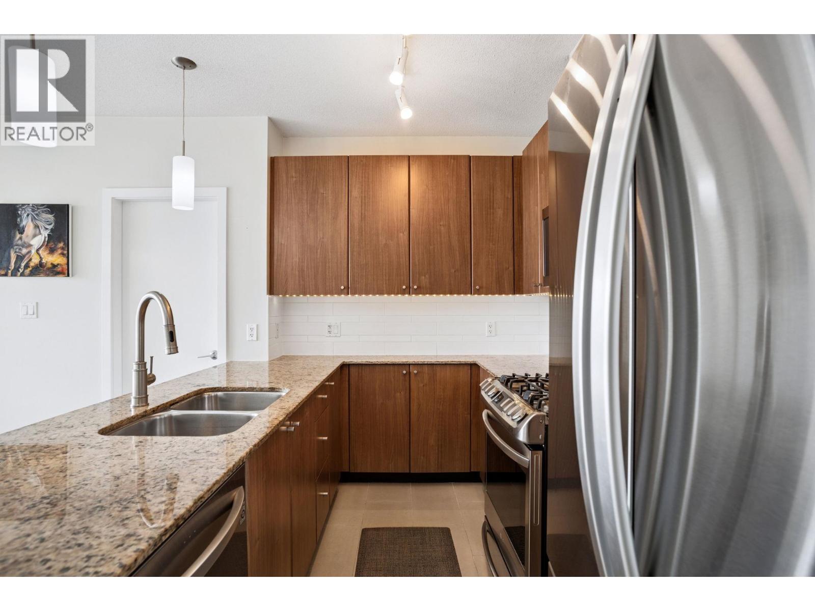 1106 280 Ross Drive, New Westminster, British Columbia  V3L 0C2 - Photo 11 - R3059907