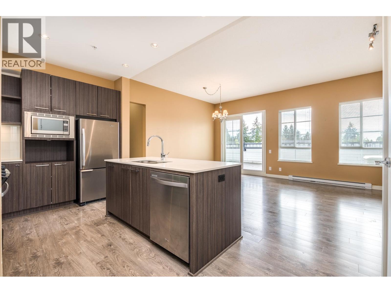 415 553 Foster Avenue, Coquitlam, British Columbia  V3J 0B5 - Photo 4 - R3060000