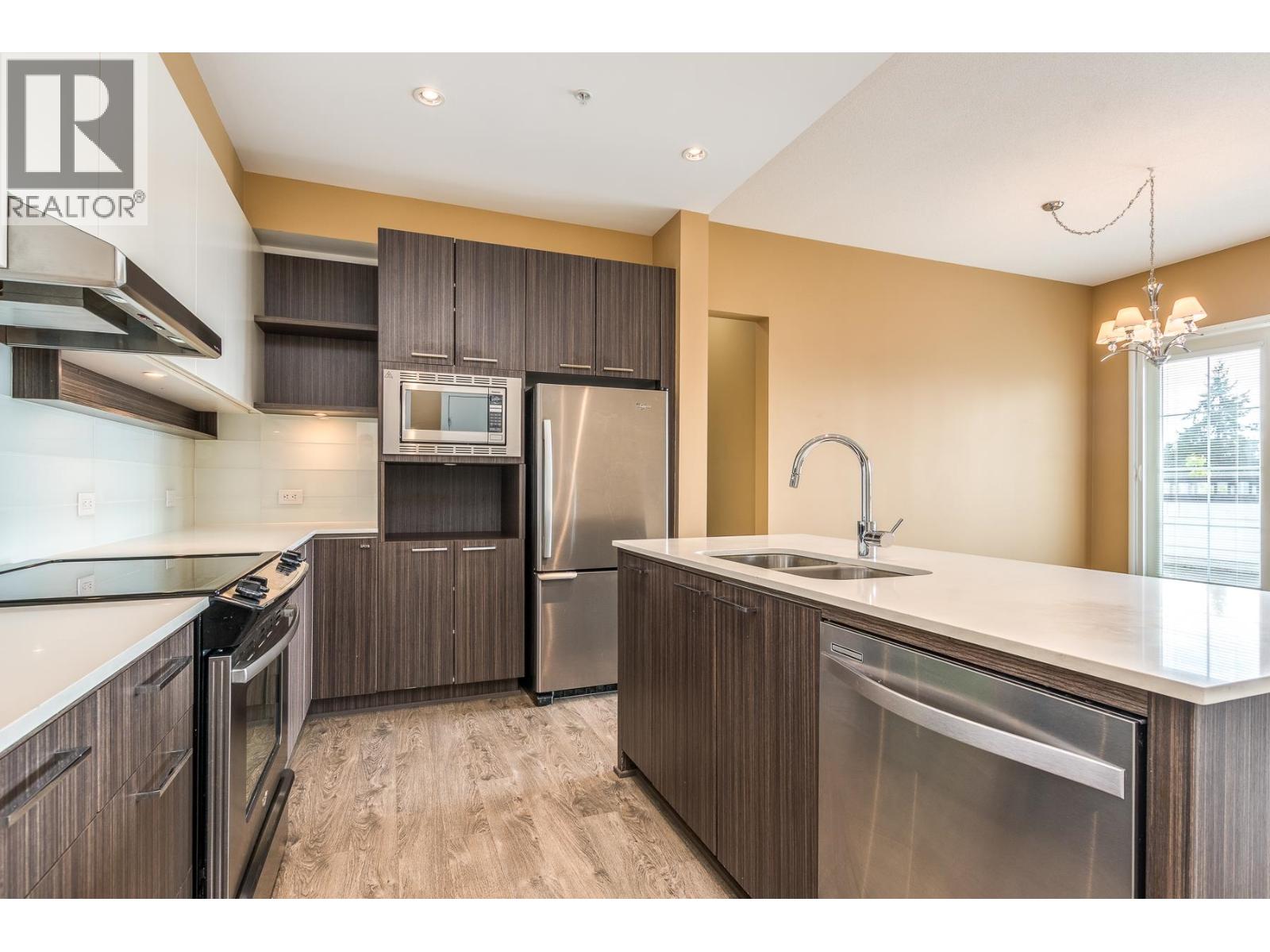 415 553 Foster Avenue, Coquitlam, British Columbia  V3J 0B5 - Photo 5 - R3060000
