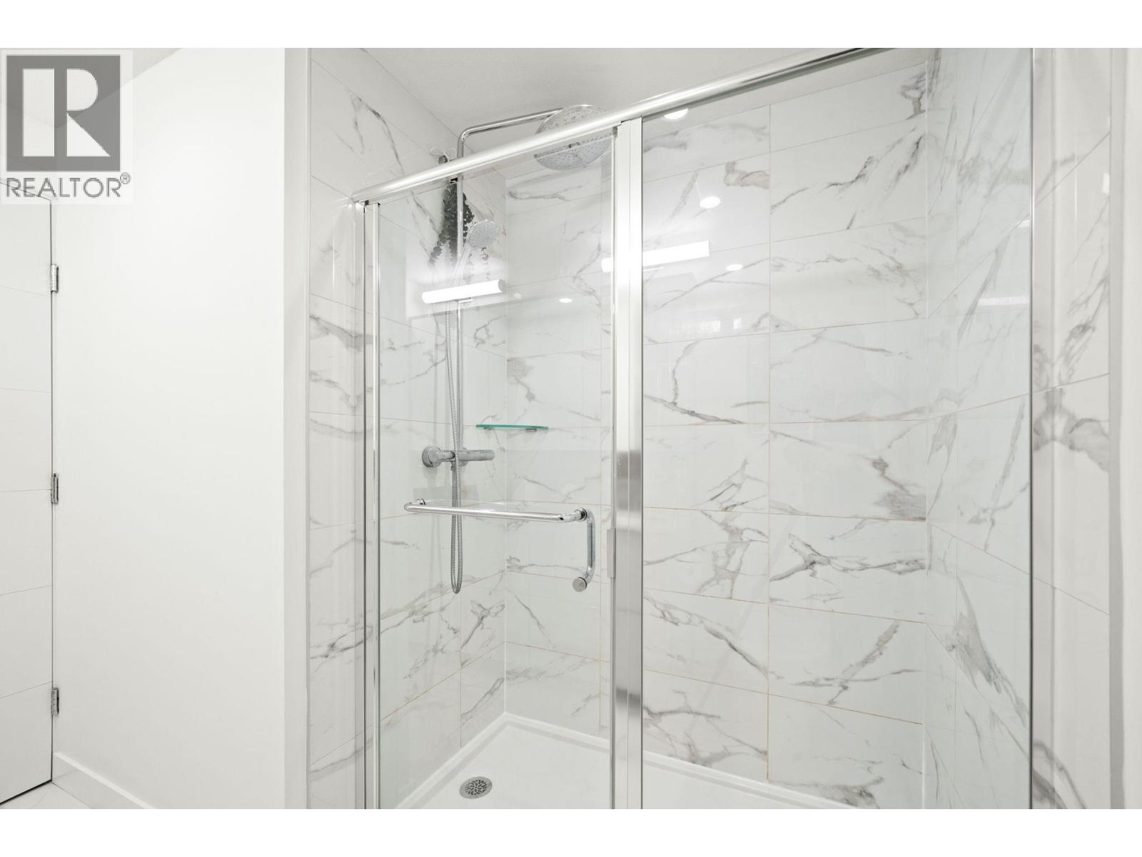 Th8 108 E 8th Street, North Vancouver, British Columbia  V7L 0H1 - Photo 21 - R3060016