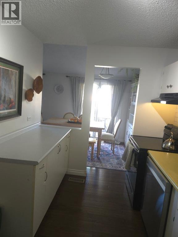 10 Columbia Place W, Lethbridge, Alberta  T1K 5A8 - Photo 5 - A2250468