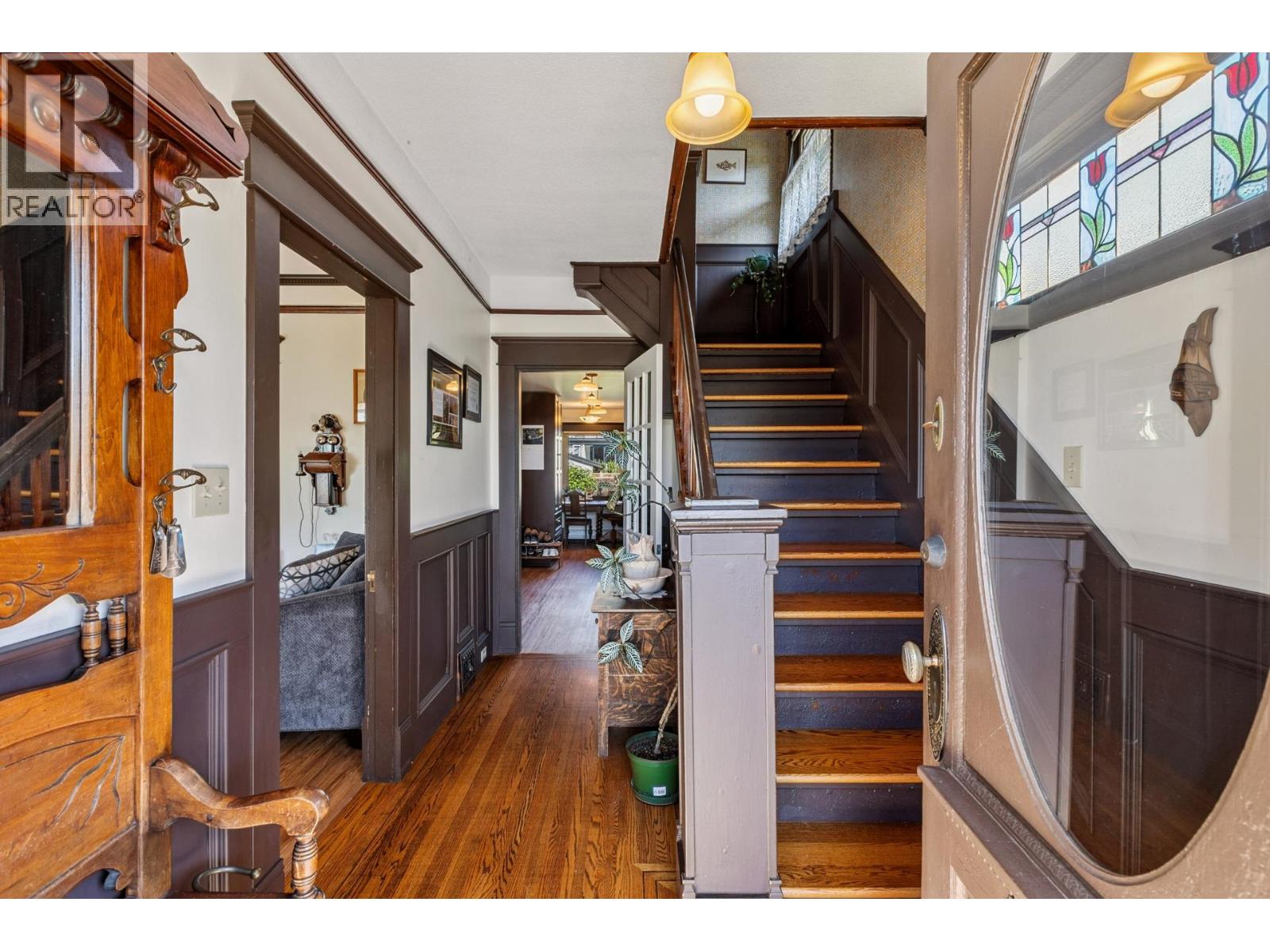 234 W Windsor Road, North Vancouver, British Columbia  V7N 2N1 - Photo 4 - R3060018