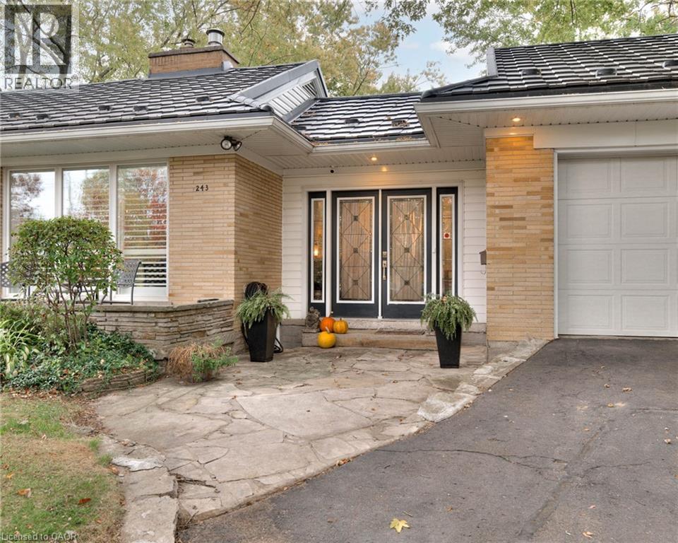 243 Lincoln Road, Waterloo, Ontario  N2J 2P4 - Photo 1 - 40780541