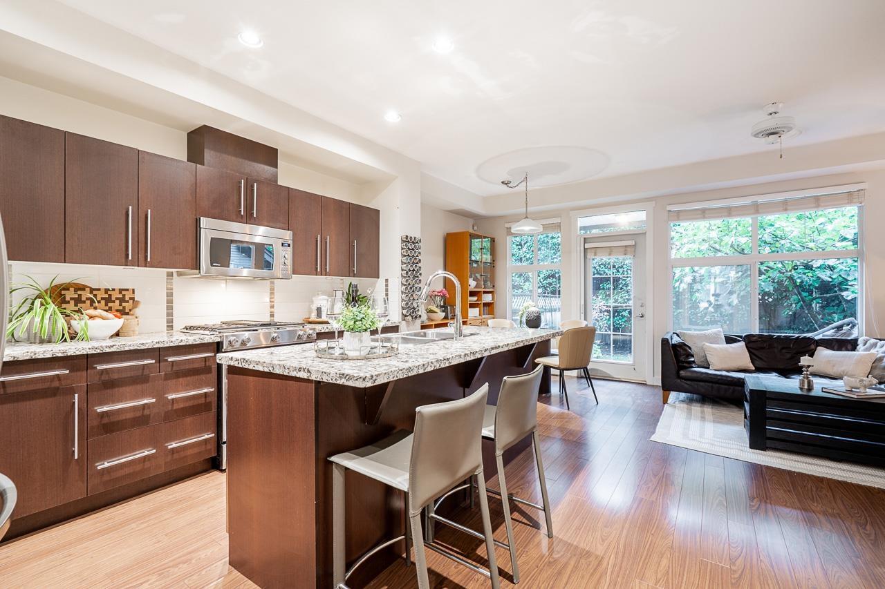 9 18199 70 AVENUE, Surrey, British Columbia