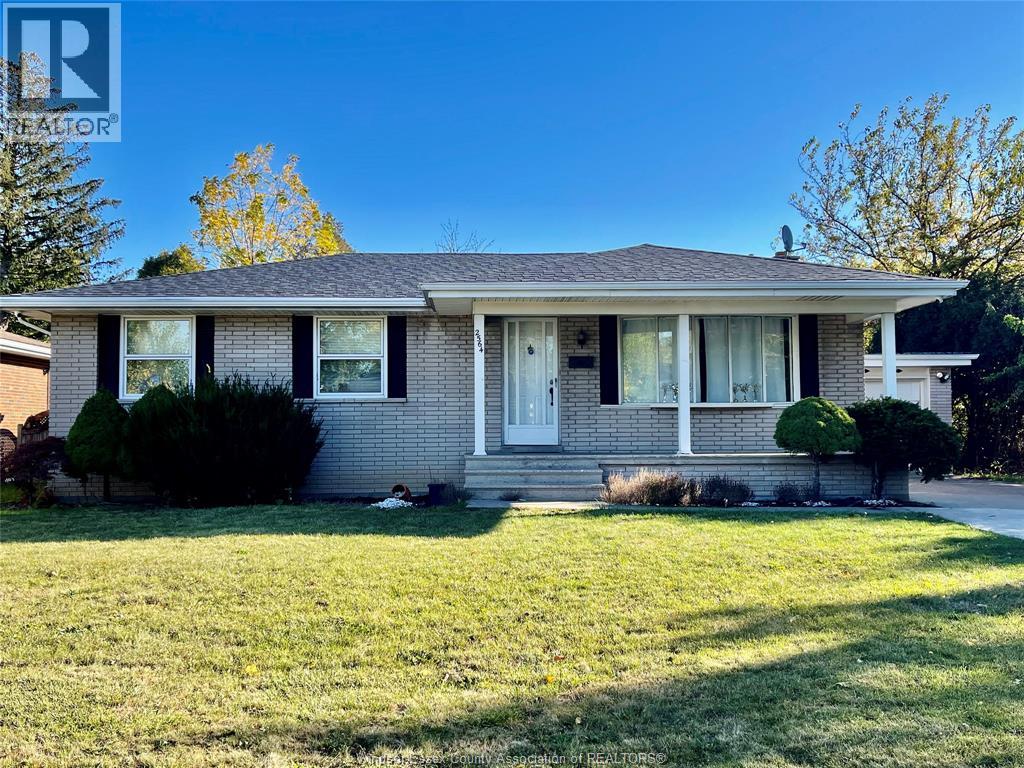 MLS# 25026631: 2564 LONGFELLOW AVENUE, Windsor, Canada