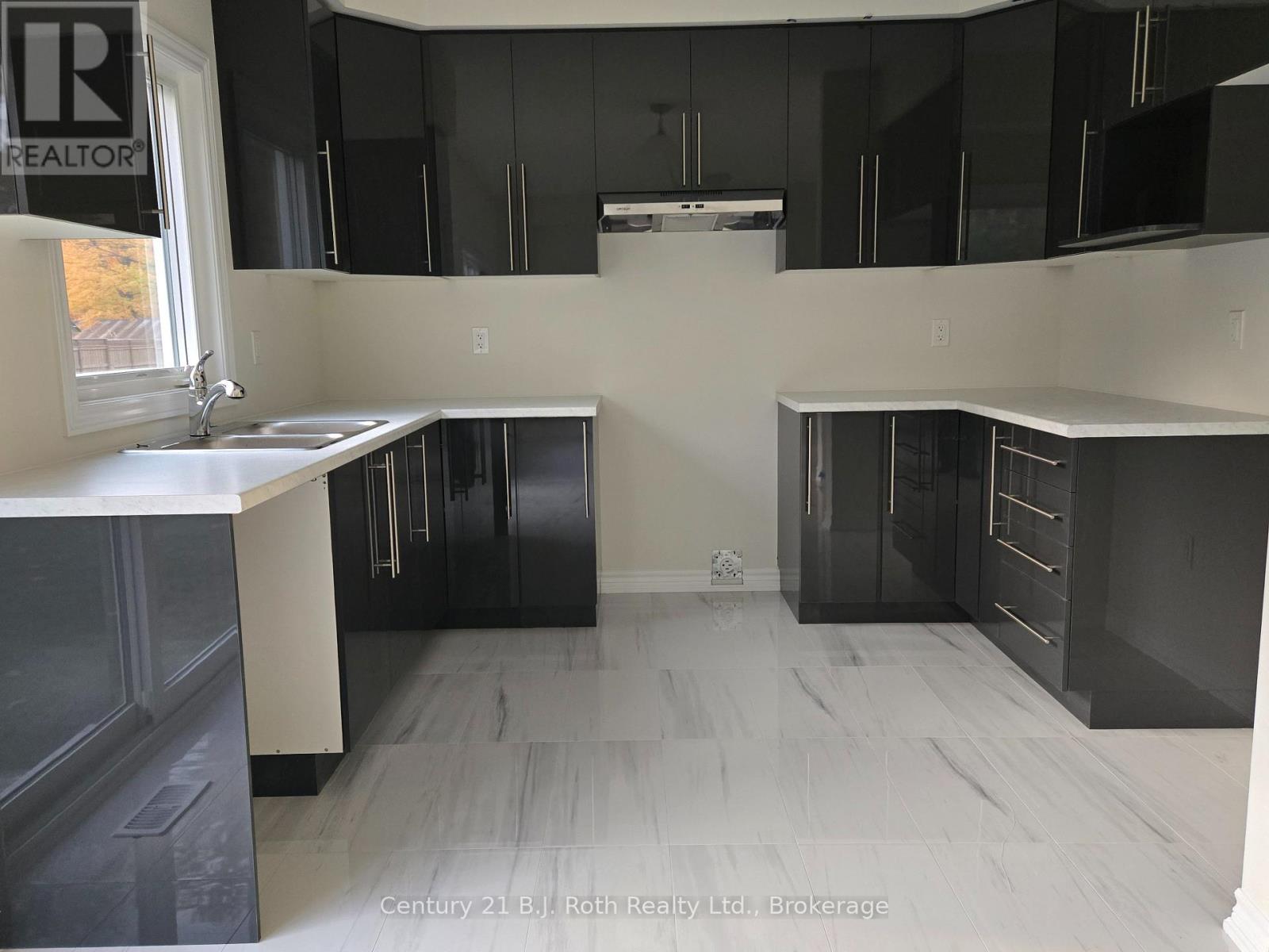 115 Beechwood Forest Lane, Gravenhurst, Ontario  P1P 0H8 - Photo 6 - X12472317