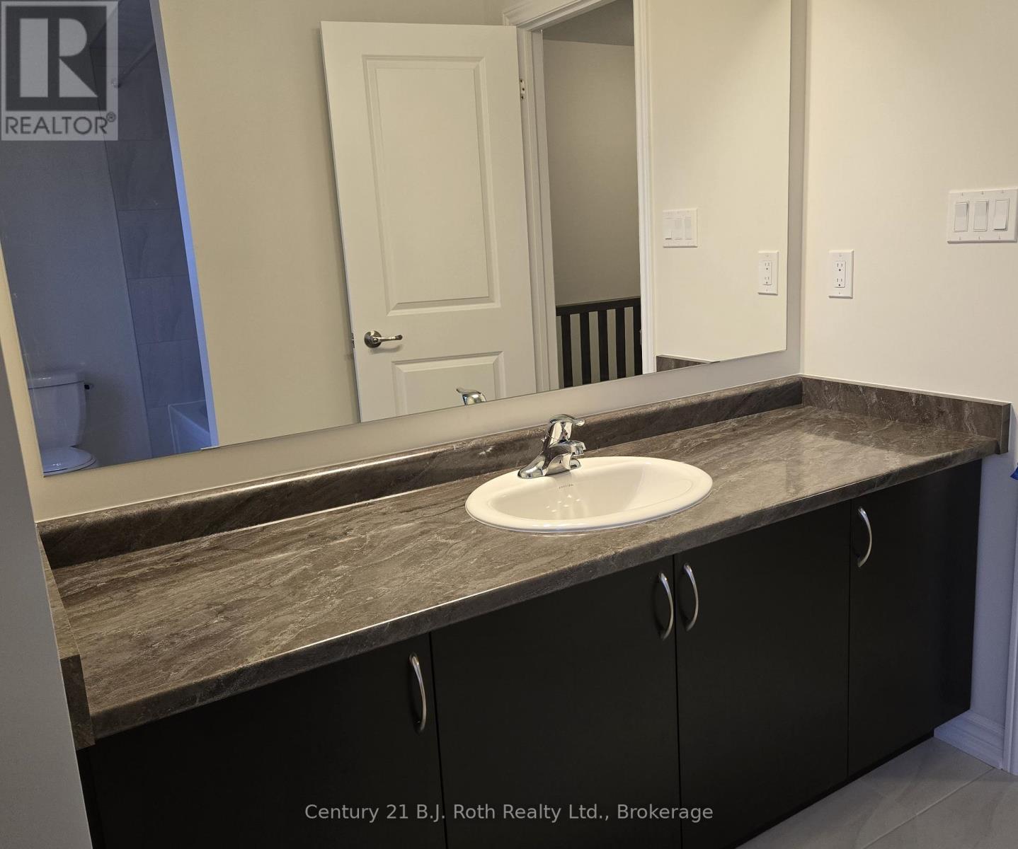 115 Beechwood Forest Lane, Gravenhurst, Ontario  P1P 0H8 - Photo 8 - X12472317