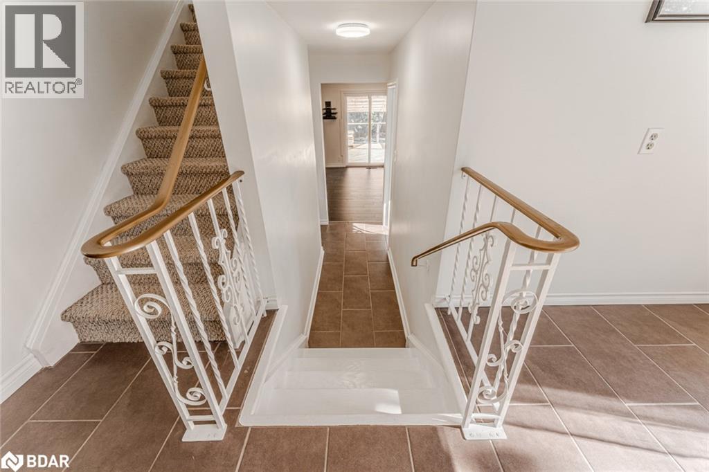 5853 Yonge Street, Innisfil, Ontario  L0L 1K0 - Photo 5 - 40780757
