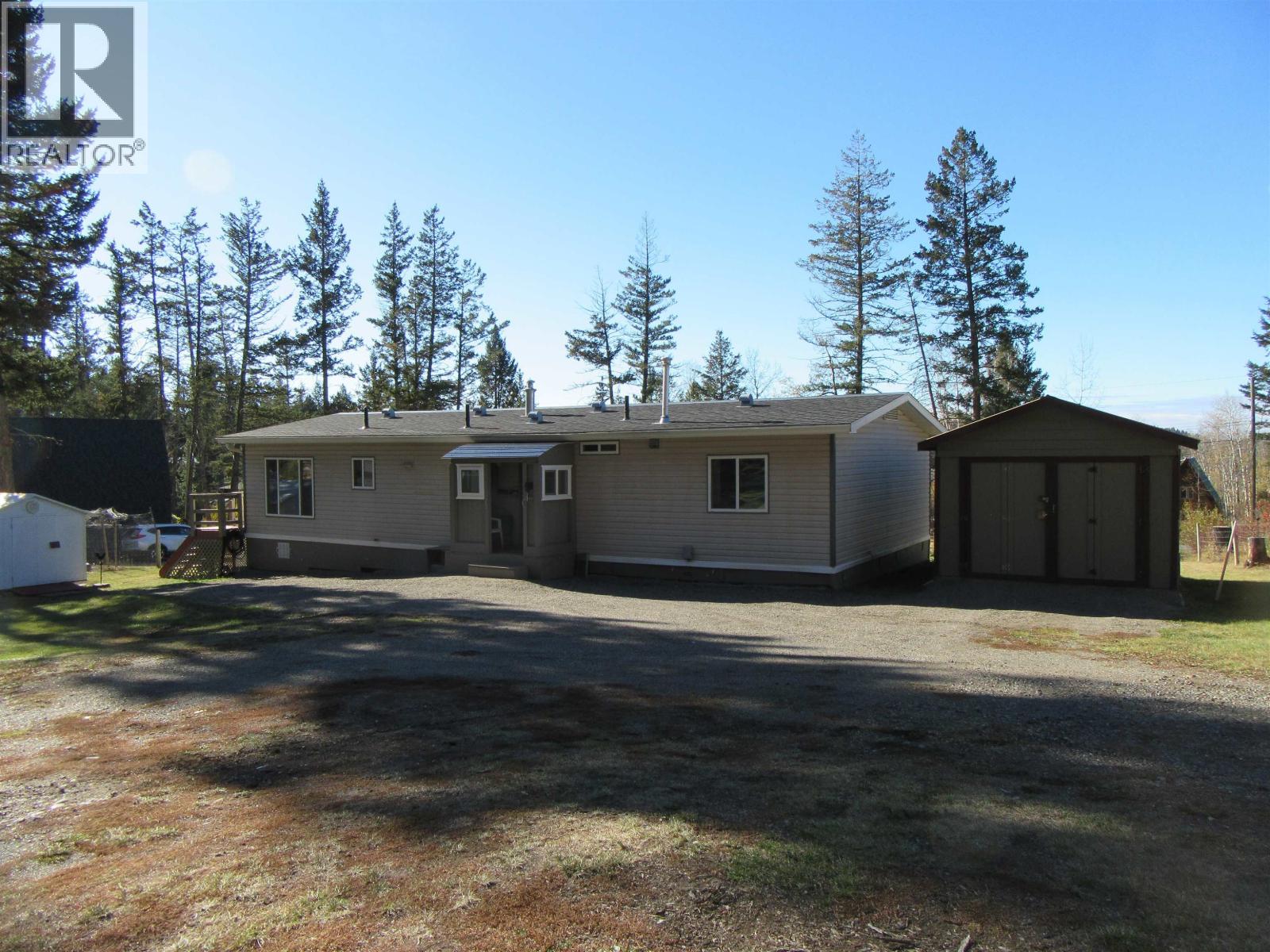 4866 Kemmi Crescent, 108 Mile Ranch, British Columbia  V0K 2Z0 - Photo 4 - R3059996