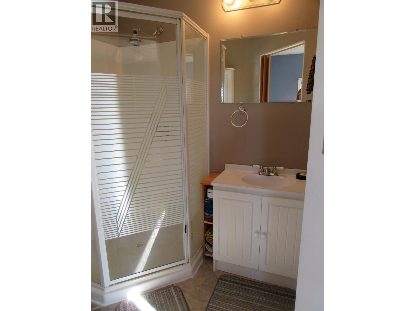 4866 Kemmi Crescent, 108 Mile Ranch, British Columbia  V0K 2Z0 - Photo 30 - R3059996