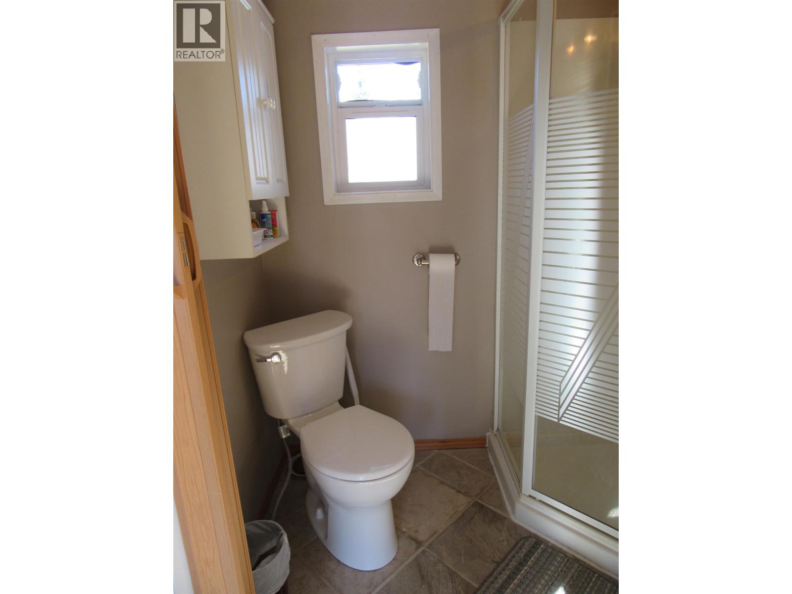 4866 Kemmi Crescent, 108 Mile Ranch, British Columbia  V0K 2Z0 - Photo 31 - R3059996