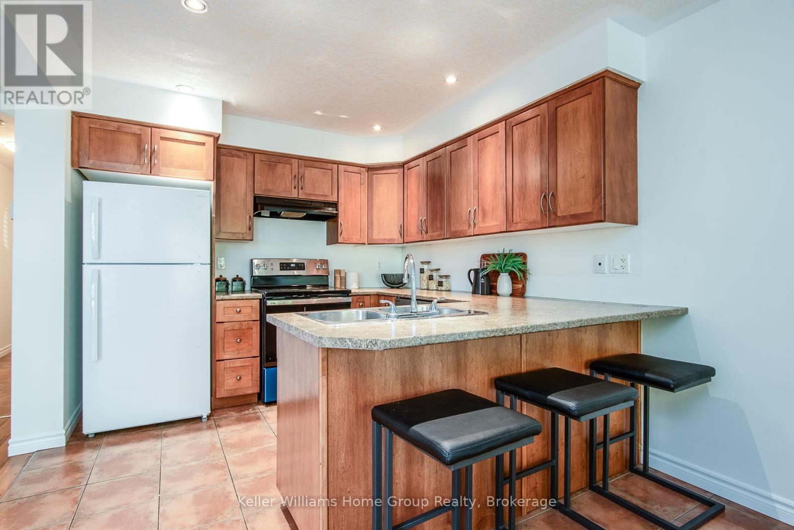 230 Rickson Avenue, Guelph, Ontario  N1G 5H1 - Photo 7 - X12471978