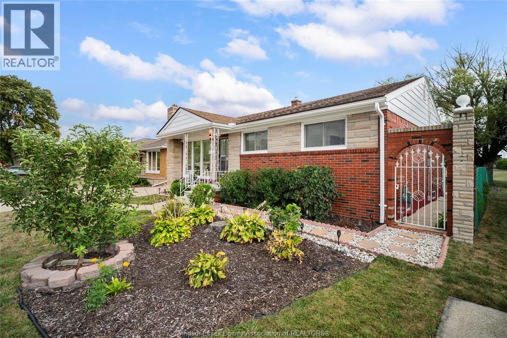 1026 Watson Avenue, Windsor, Ontario N8S 3T4 - Photo 2 - 25026644