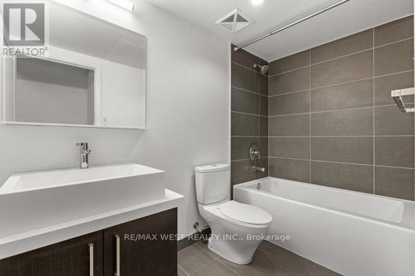 2401 - 65 St. Mary Street, Toronto, Ontario  M5S 0A6 - Photo 13 - C12464329