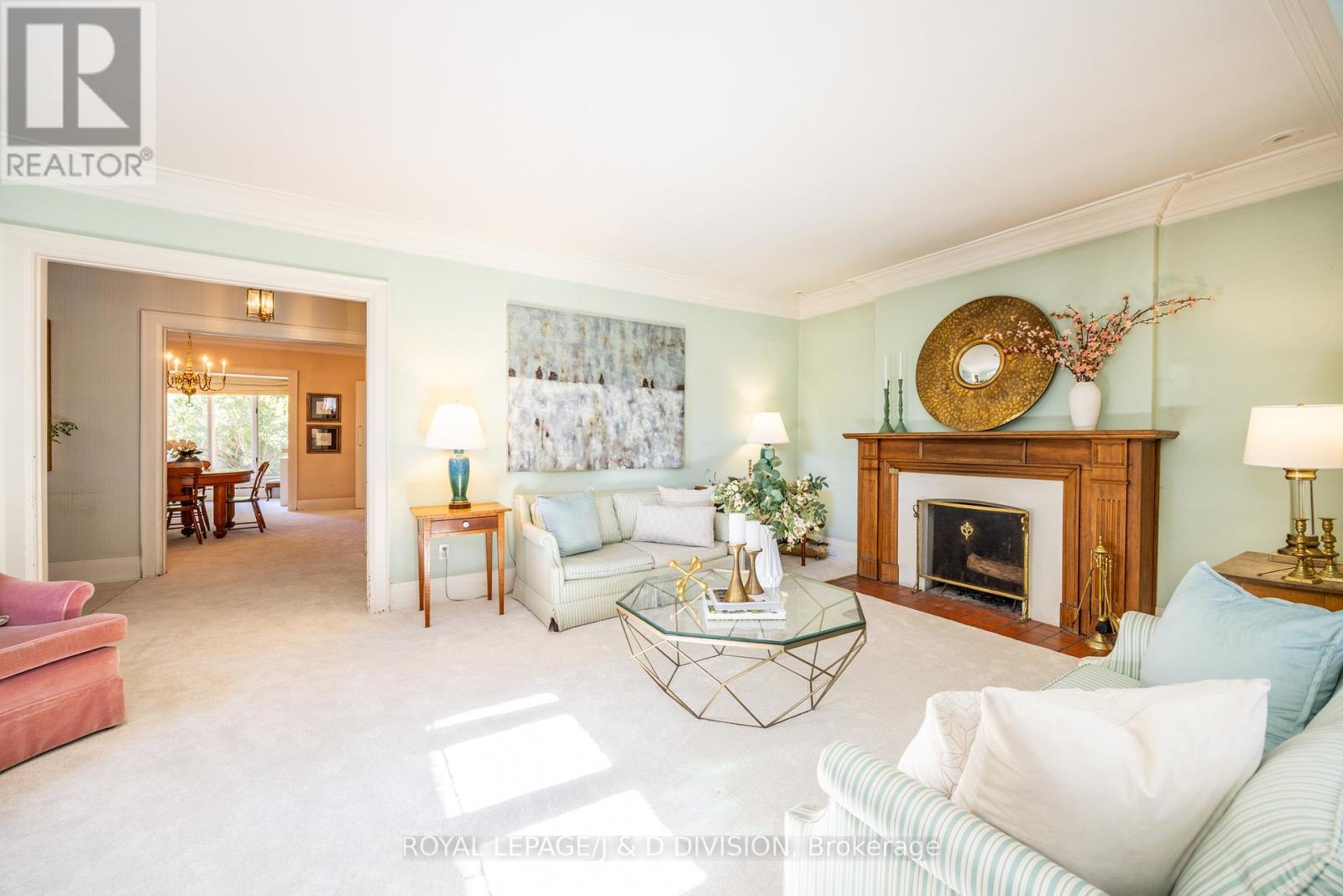 50 Eastbourne Avenue, Toronto (Yonge-Eglinton), Ontario  M5P 2G2 - Photo 7 - C12472321