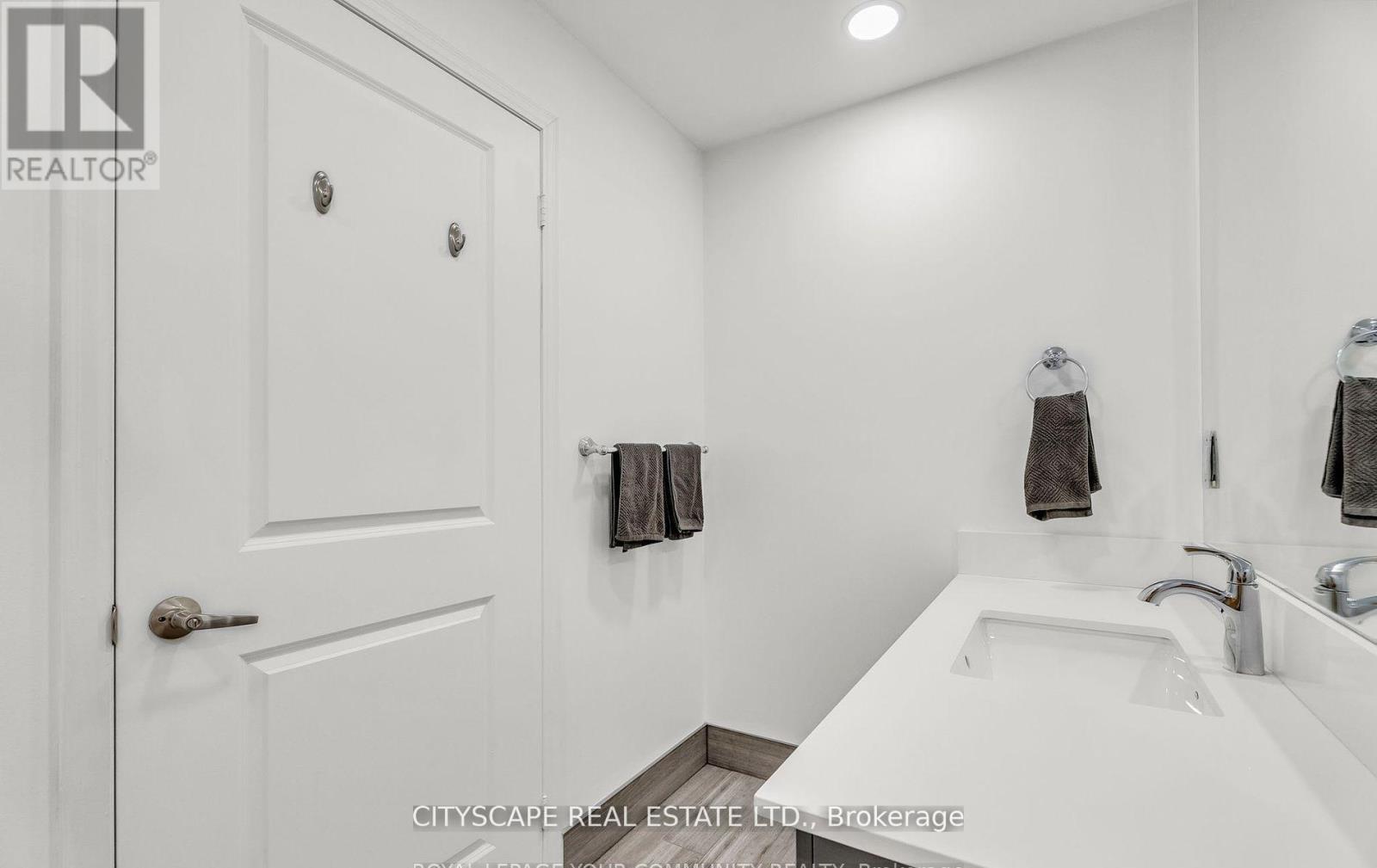 Th 7 - 81 Sloping Sky Mews, Toronto, Ontario  M5V 1P4 - Photo 31 - C12472344