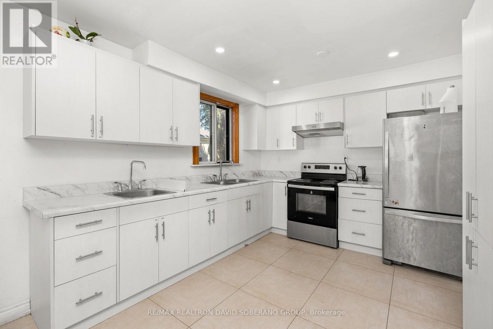 49 Danby Avenue, Toronto, Ontario  M3H 2J4 - Photo 11 - C12472366