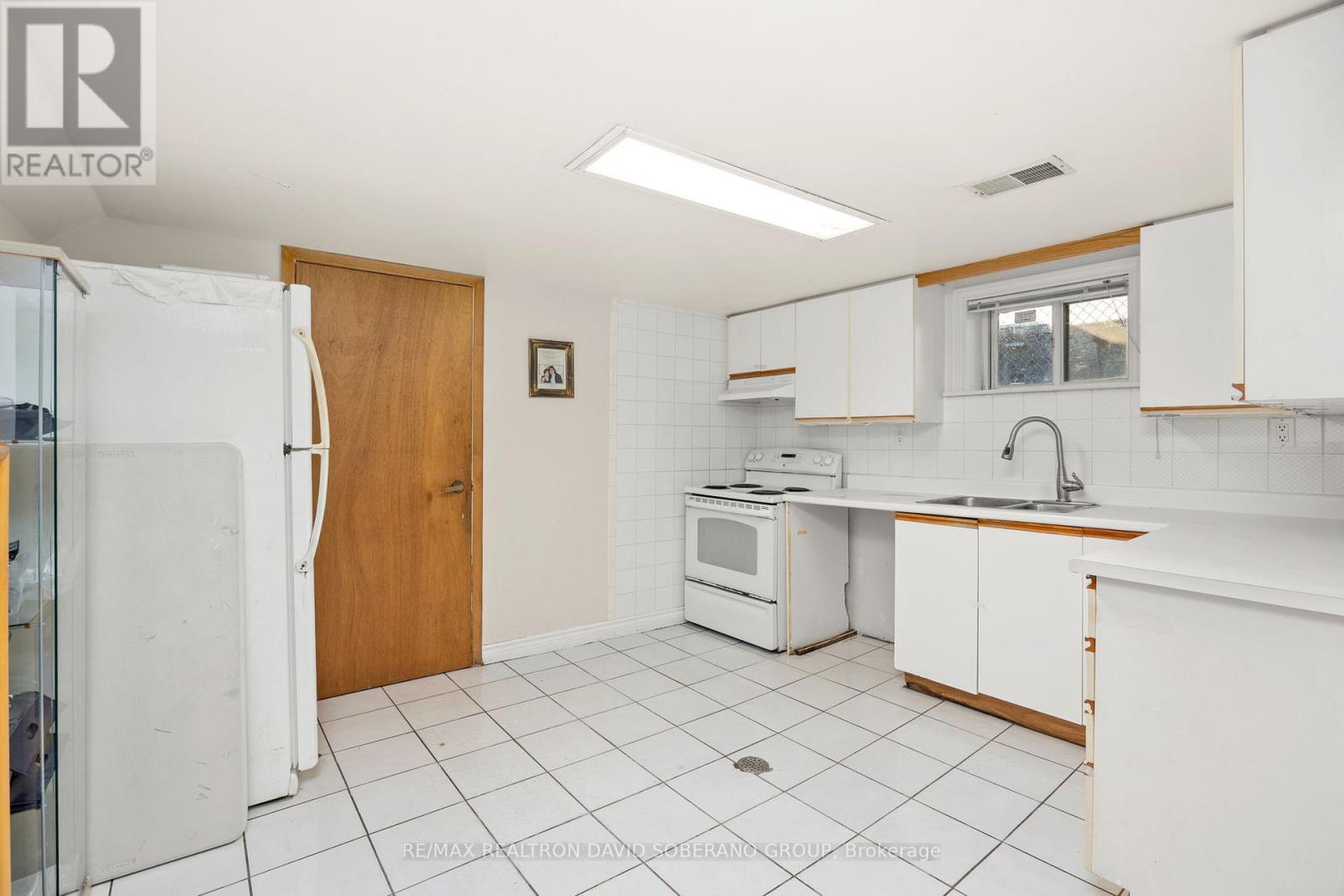 49 Danby Avenue, Toronto, Ontario  M3H 2J4 - Photo 23 - C12472366
