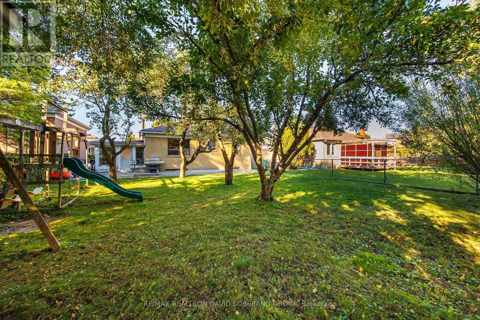 49 Danby Avenue, Toronto, Ontario  M3H 2J4 - Photo 33 - C12472366