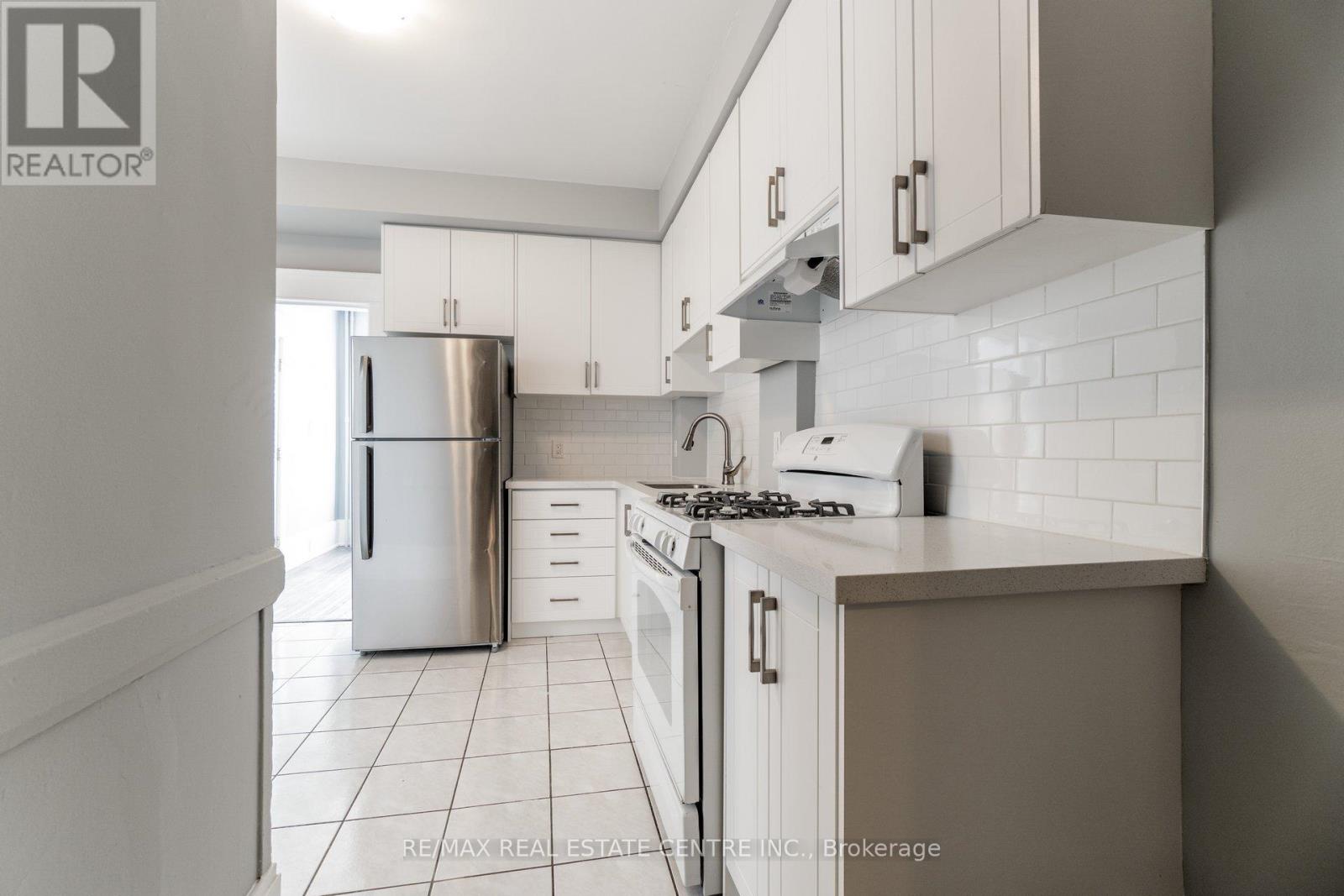 1413 Dundas Street W, Toronto, Ontario  M6J 1Y4 - Photo 16 - C12472368