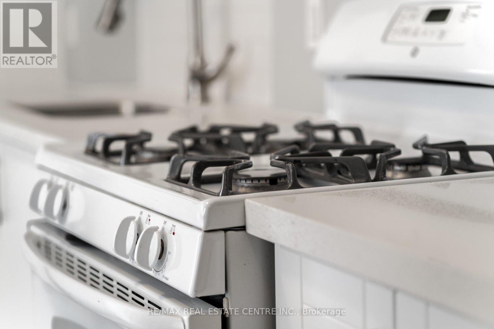 1413 Dundas Street W, Toronto, Ontario  M6J 1Y4 - Photo 18 - C12472368