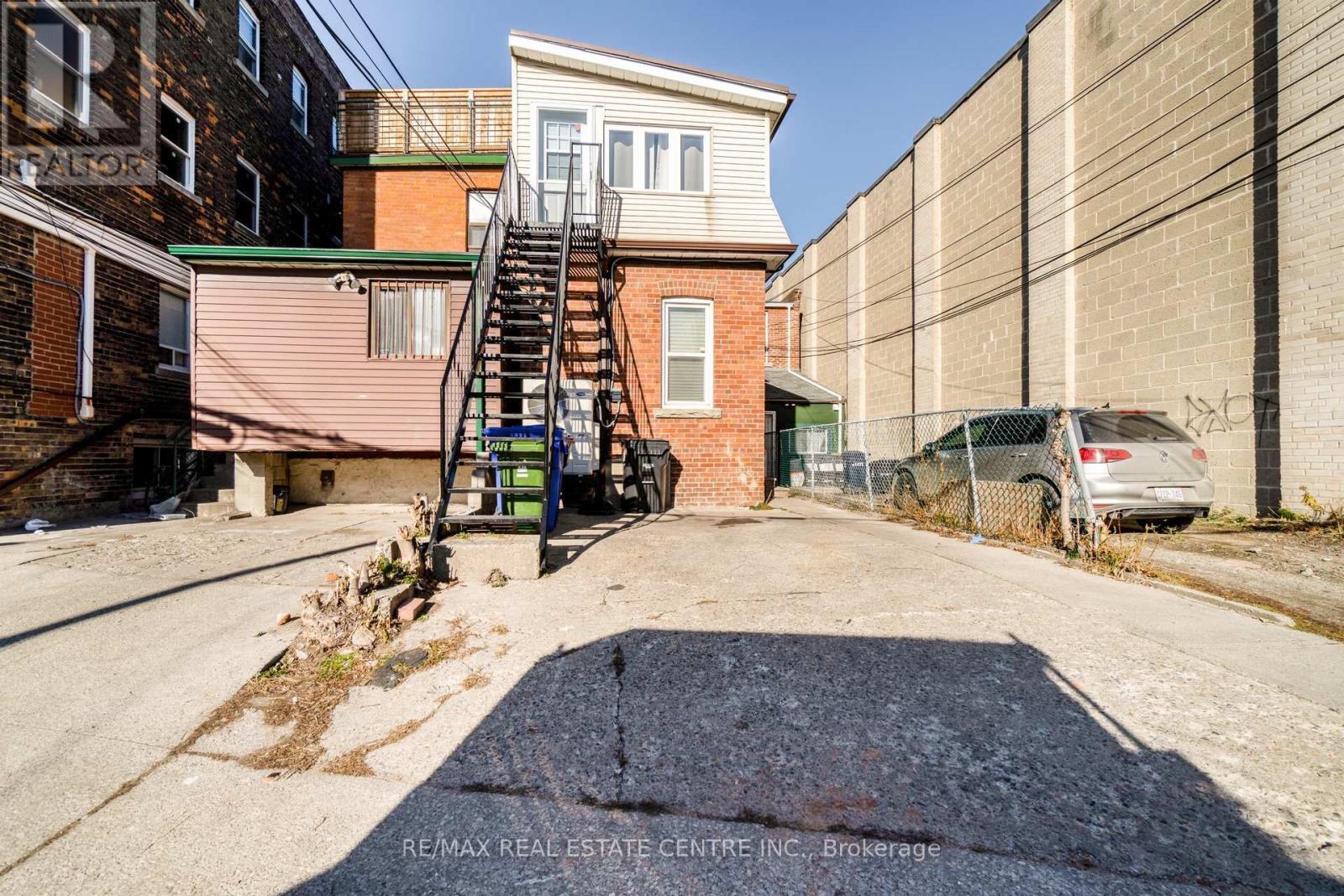 1413 Dundas Street W, Toronto, Ontario  M6J 1Y4 - Photo 21 - C12472368
