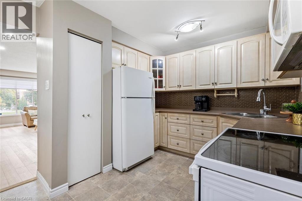 49 Cedarwoods Crescent Unit# 48, Kitchener, Ontario  N2C 2L1 - Photo 16 - 40780660
