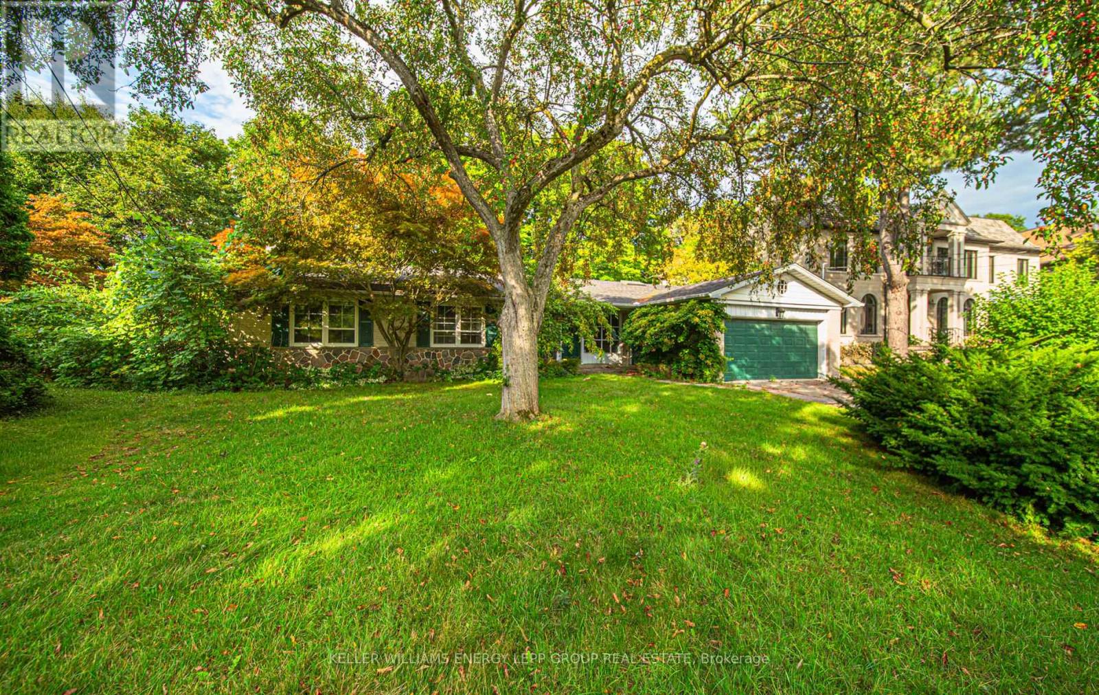 Property at 15 ARTINGER COURT image 4