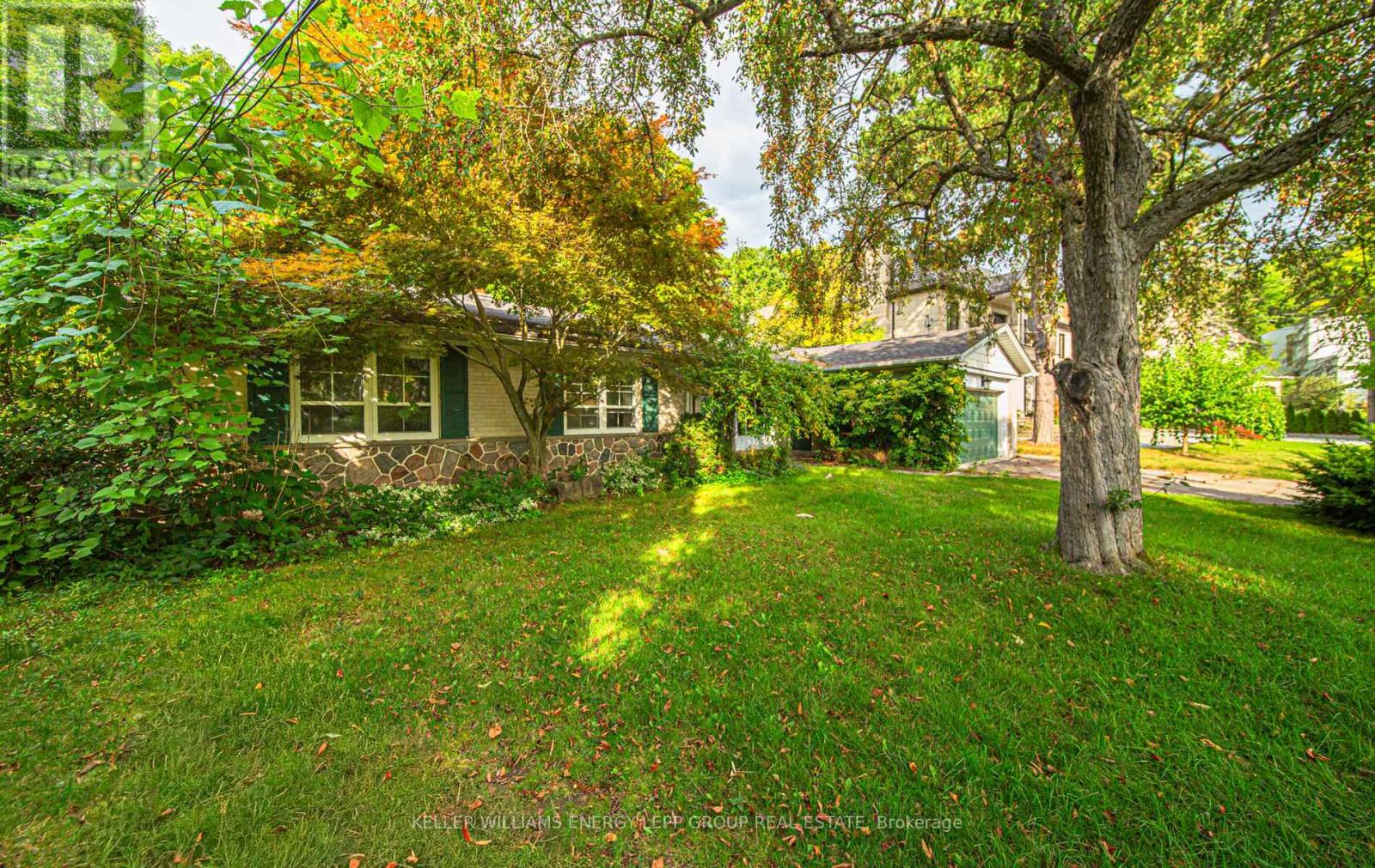 Property at 15 ARTINGER COURT image 5