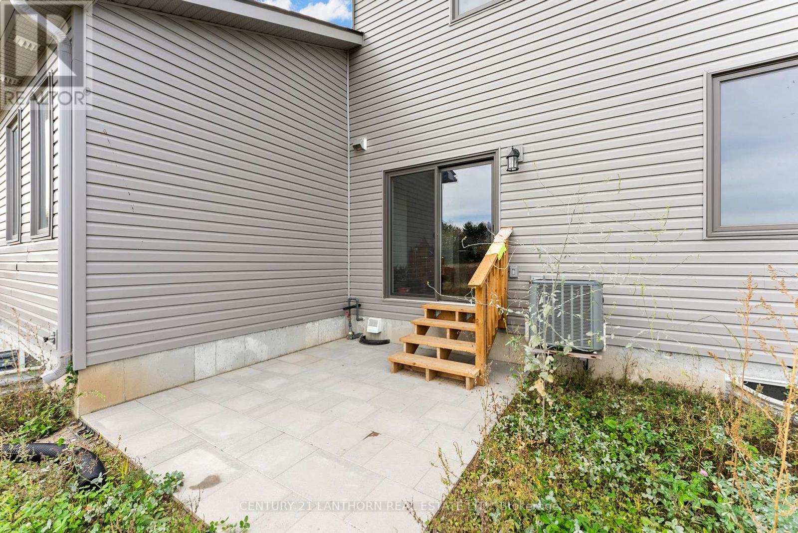 25 Beasley Crescent, Prince Edward County, Ontario N1T 1J9 - Photo 26 - X12472390