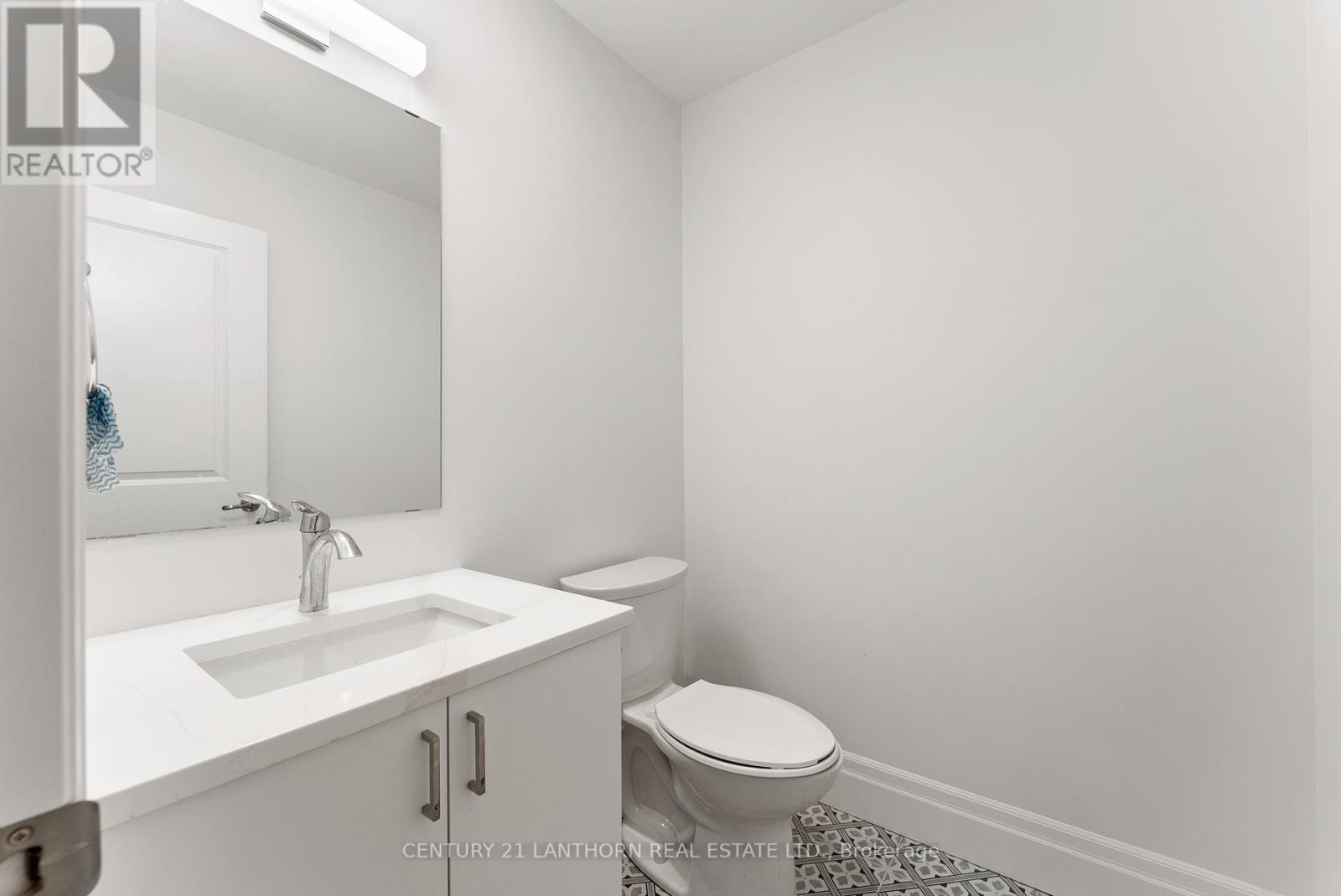 25 Beasley Crescent, Prince Edward County, Ontario N1T 1J9 - Photo 5 - X12472390