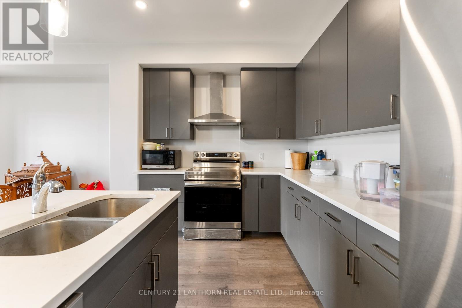 25 Beasley Crescent, Prince Edward County, Ontario N1T 1J9 - Photo 8 - X12472390