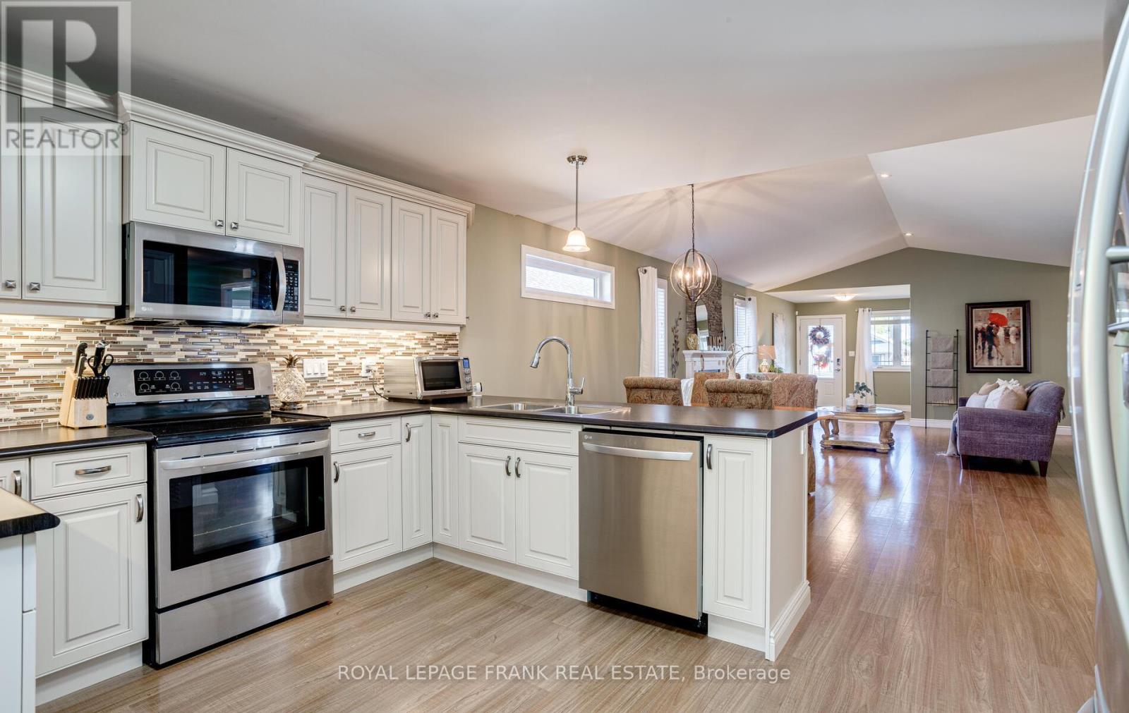 41 Cortland Way, Brighton, Ontario  K0K 1H0 - Photo 12 - X12472422