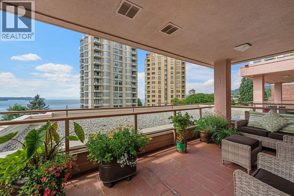 402 2271 Bellevue Avenue, West Vancouver, British Columbia  V7V 4X1 - Photo 4 - R3059943