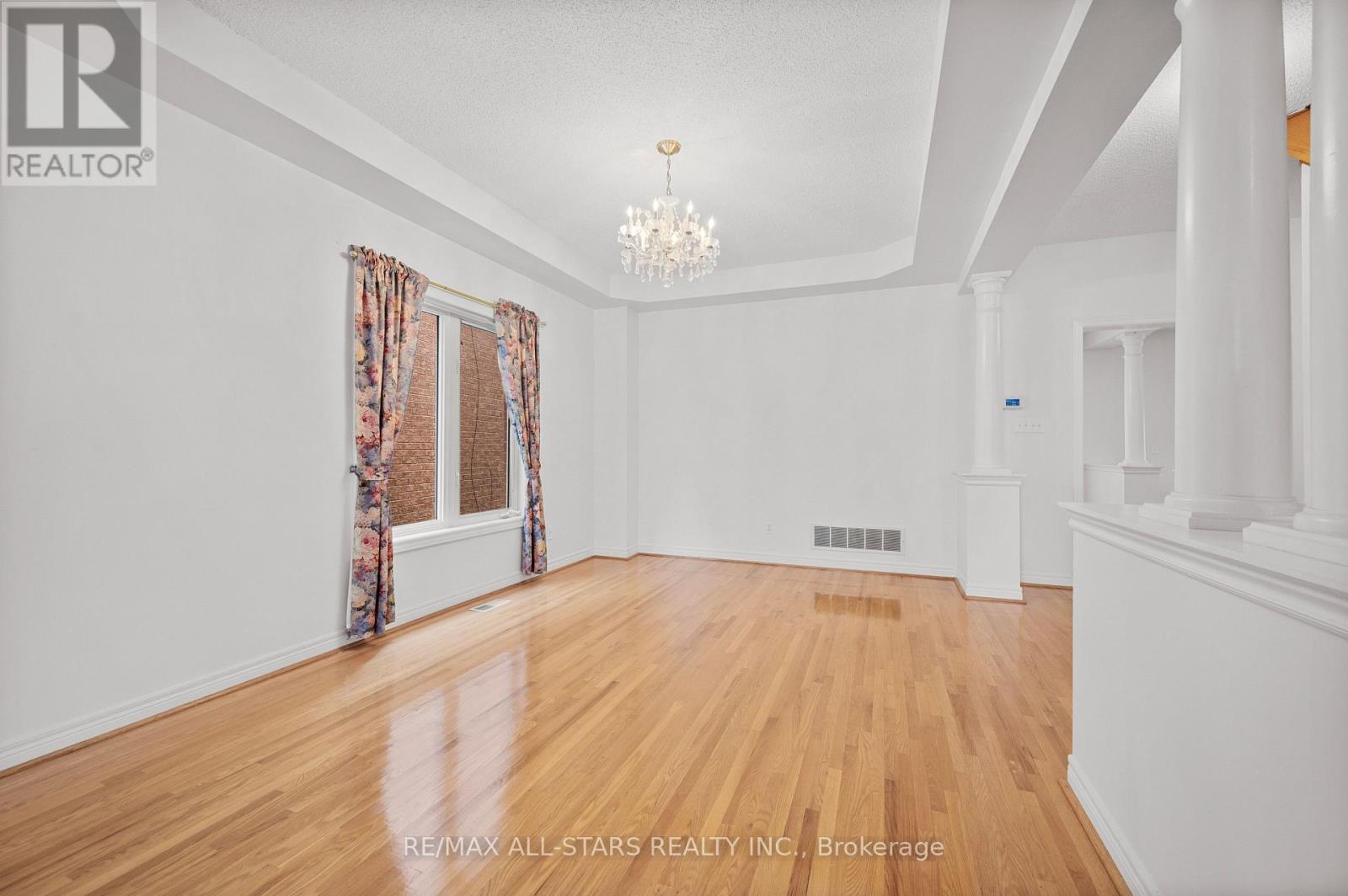 9 Wood Thrush Avenue, Markham, Ontario  L3S 4A8 - Photo 10 - N12472323