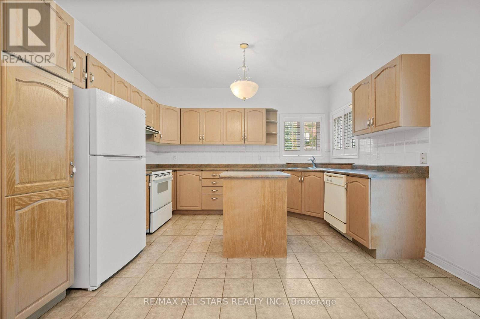 9 Wood Thrush Avenue, Markham, Ontario  L3S 4A8 - Photo 14 - N12472323