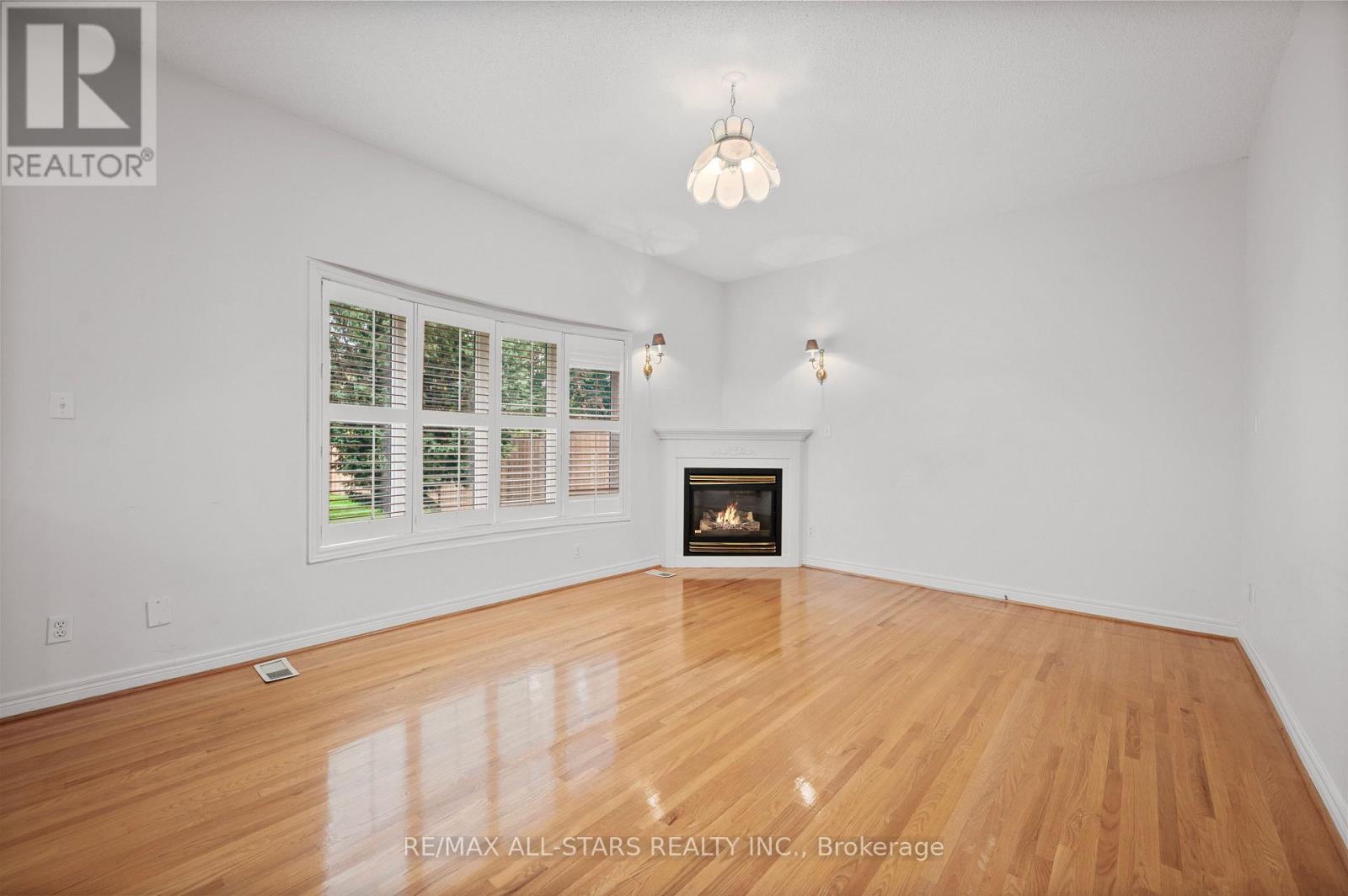 9 Wood Thrush Avenue, Markham, Ontario  L3S 4A8 - Photo 18 - N12472323