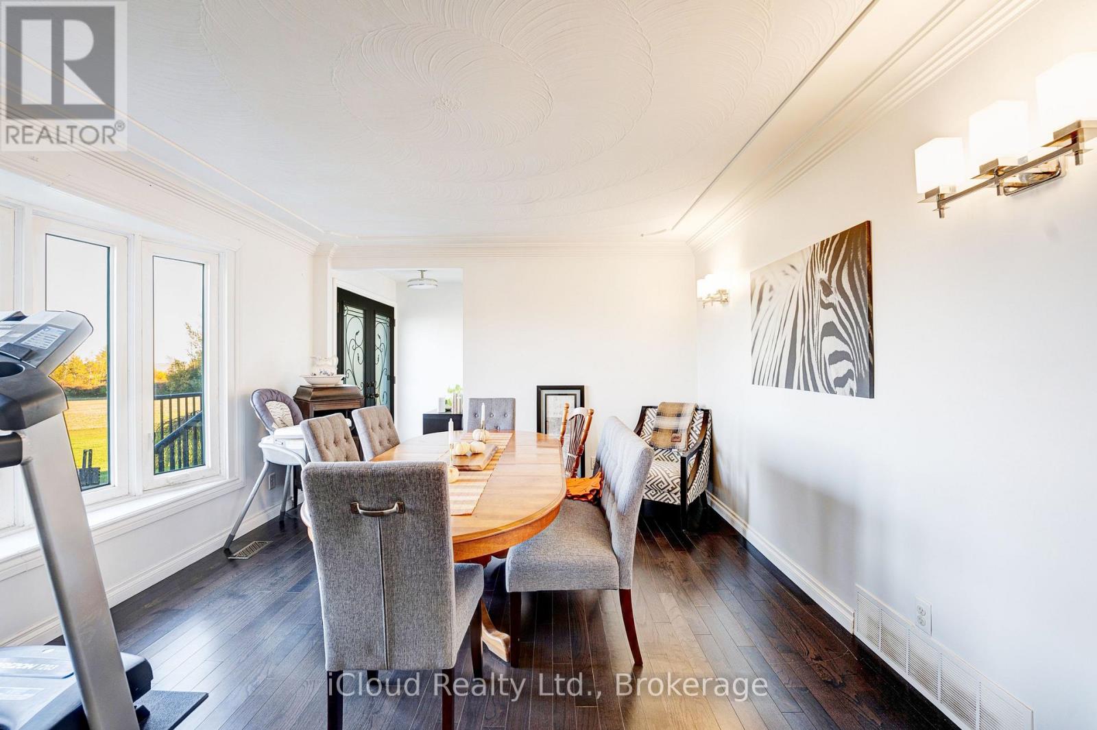 22186 Kennedy Road, East Gwillimbury, Ontario  L0G 1V0 - Photo 12 - N12472330