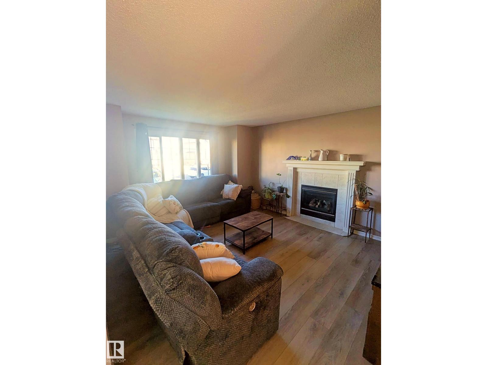 3927 160 Av Nw, Edmonton, Alberta  T5Y 3J7 - Photo 2 - E4462827